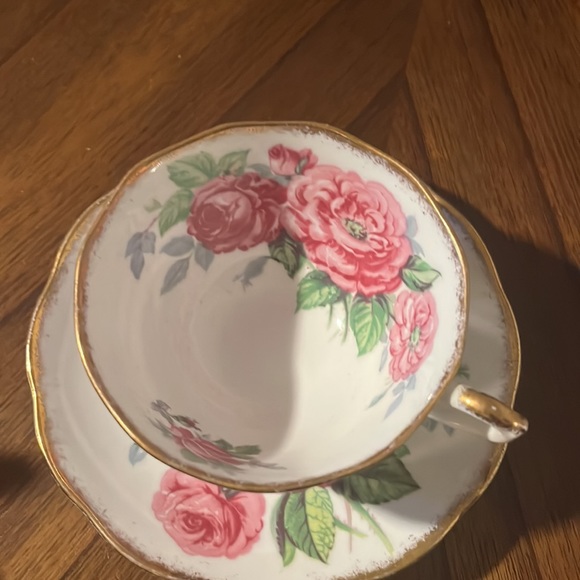 Roslyn, fine bone china cup & saucer - Picture 2 of 4